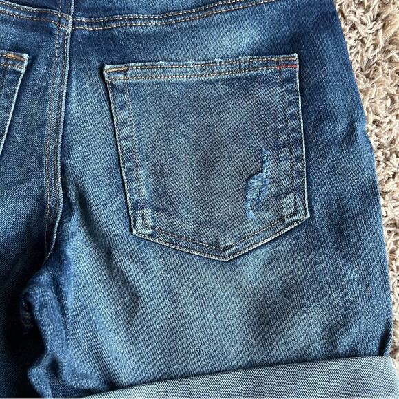 NWT! Maurices Edgely Distressed Dark Wash Short Size 0 - Picture 11 of 11